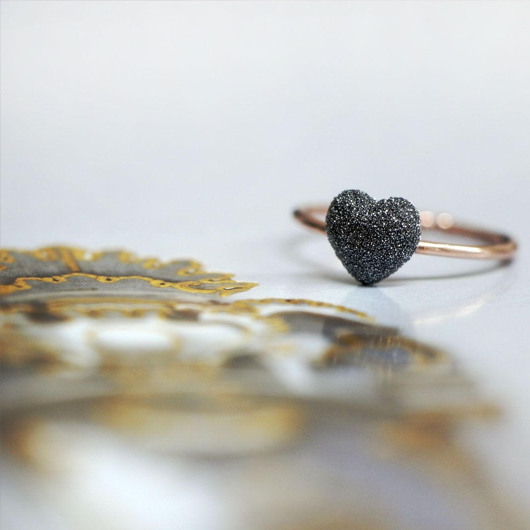Anello 18kt Cuore Bombato Polvere Diamanti Cromo