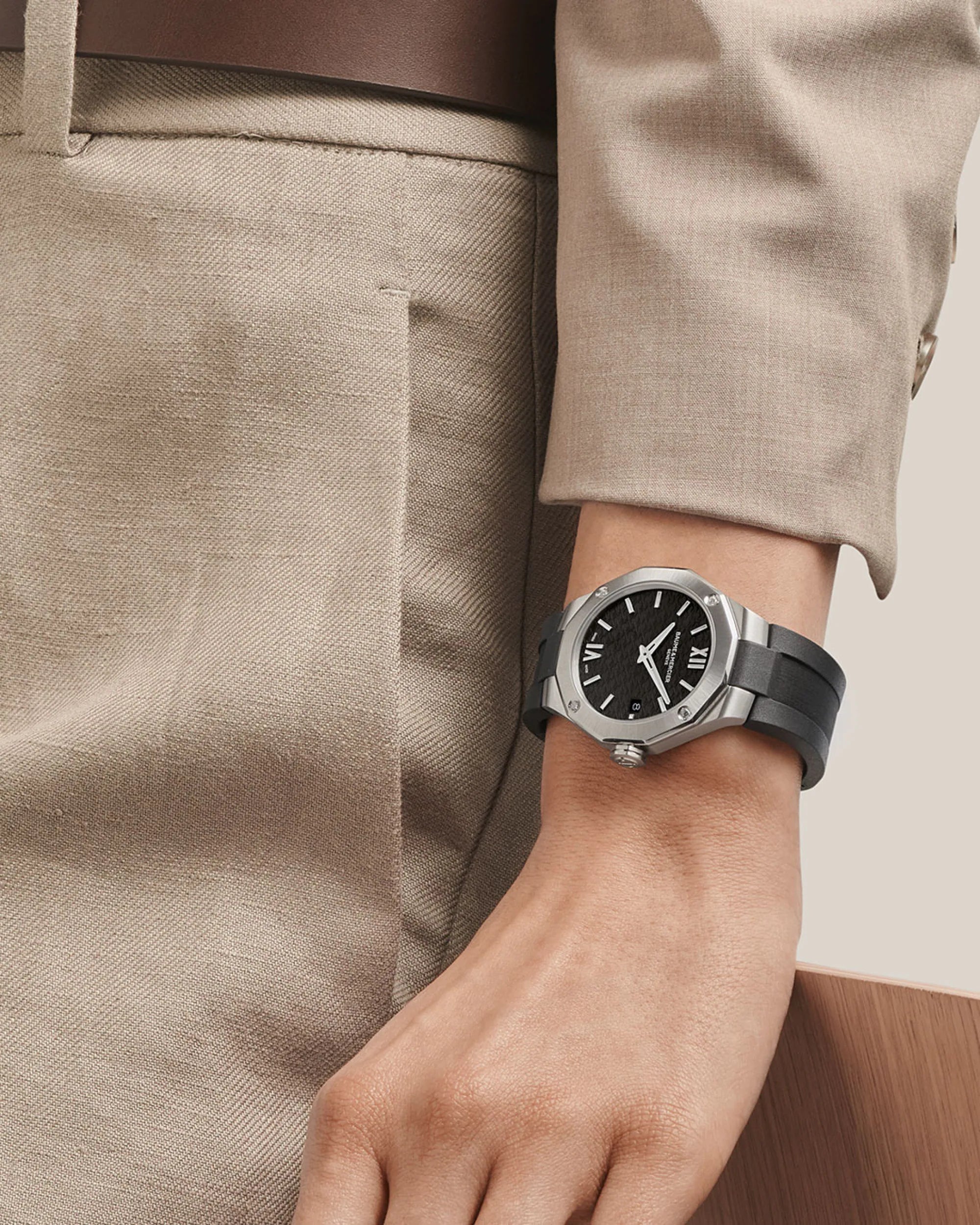 Riviera 10613 - Orologio al quarzo, datario, diamanti - 36 mm