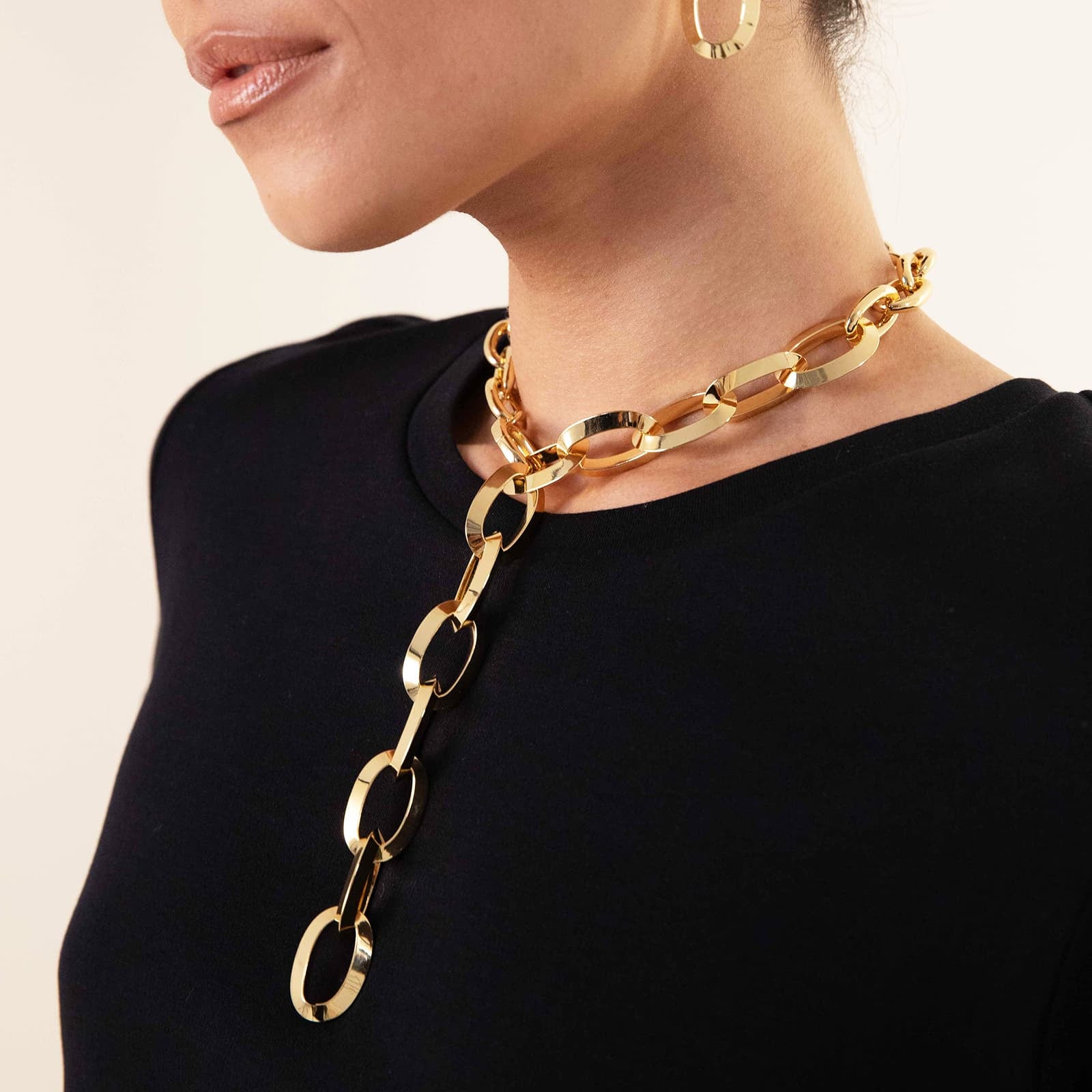 Collana con maglie ovali e triangolari