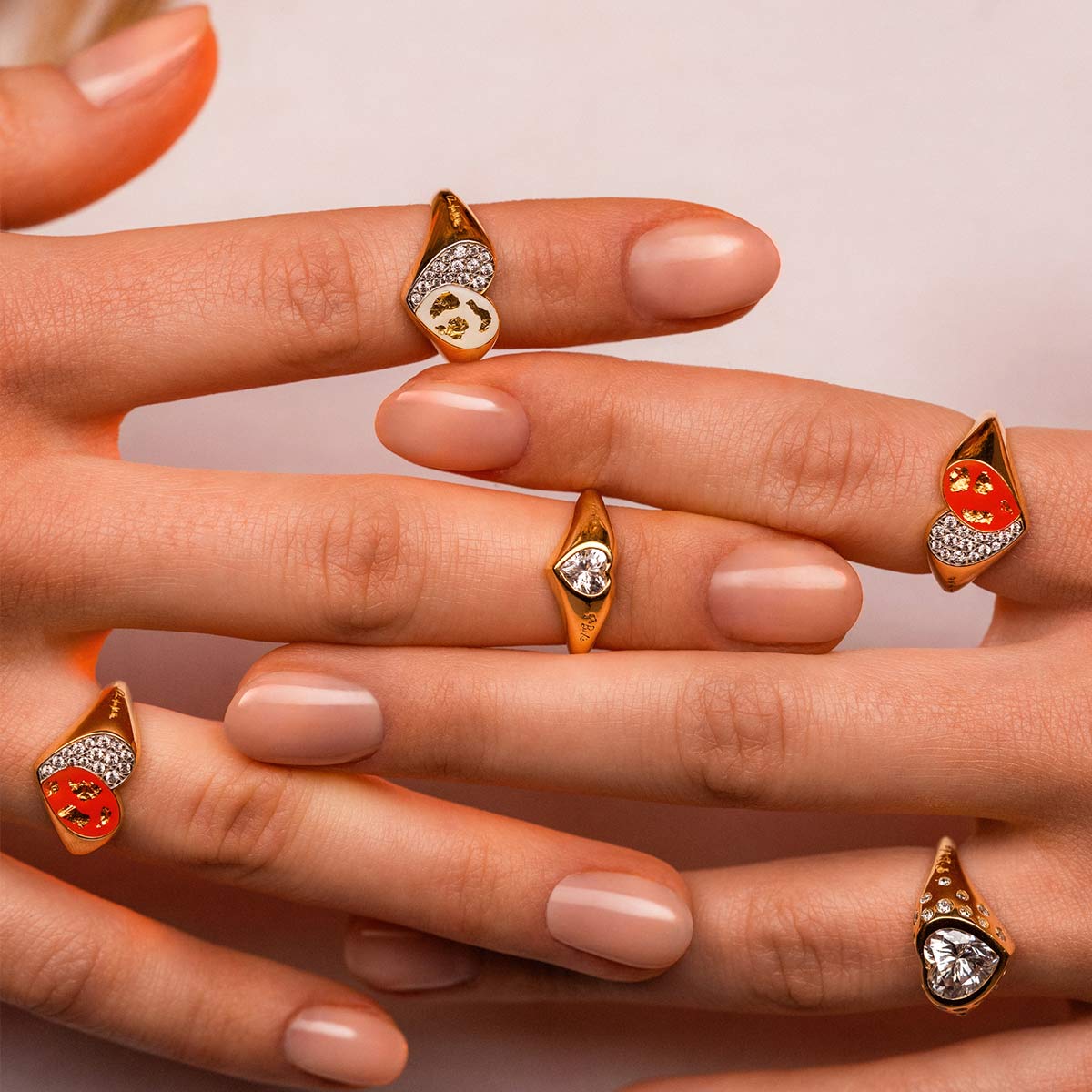 Anello Chevalier Con Cuore - Smalto Rosso E Foglia Oro