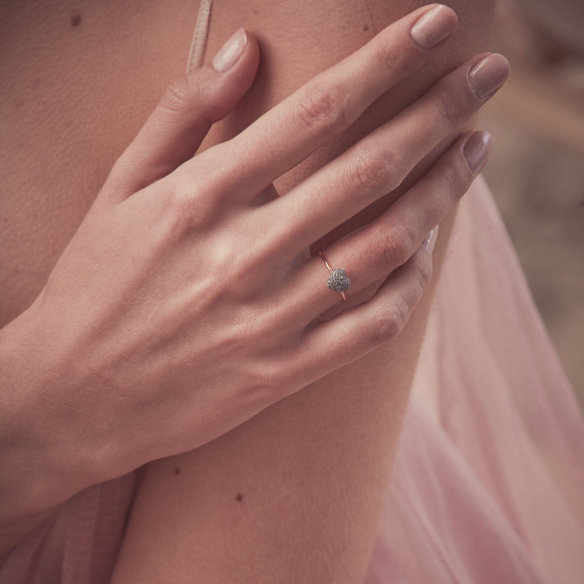 Anello 18kt Cuore Bombato Polvere Diamanti Cromo