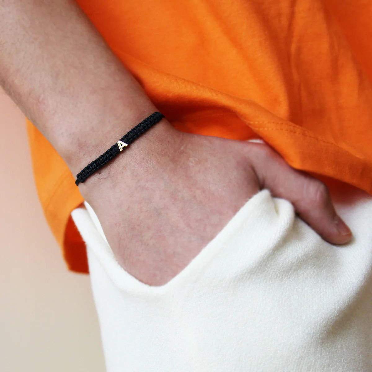 Bracciale Tessuto Nero Con Lettera - Oro 18kt